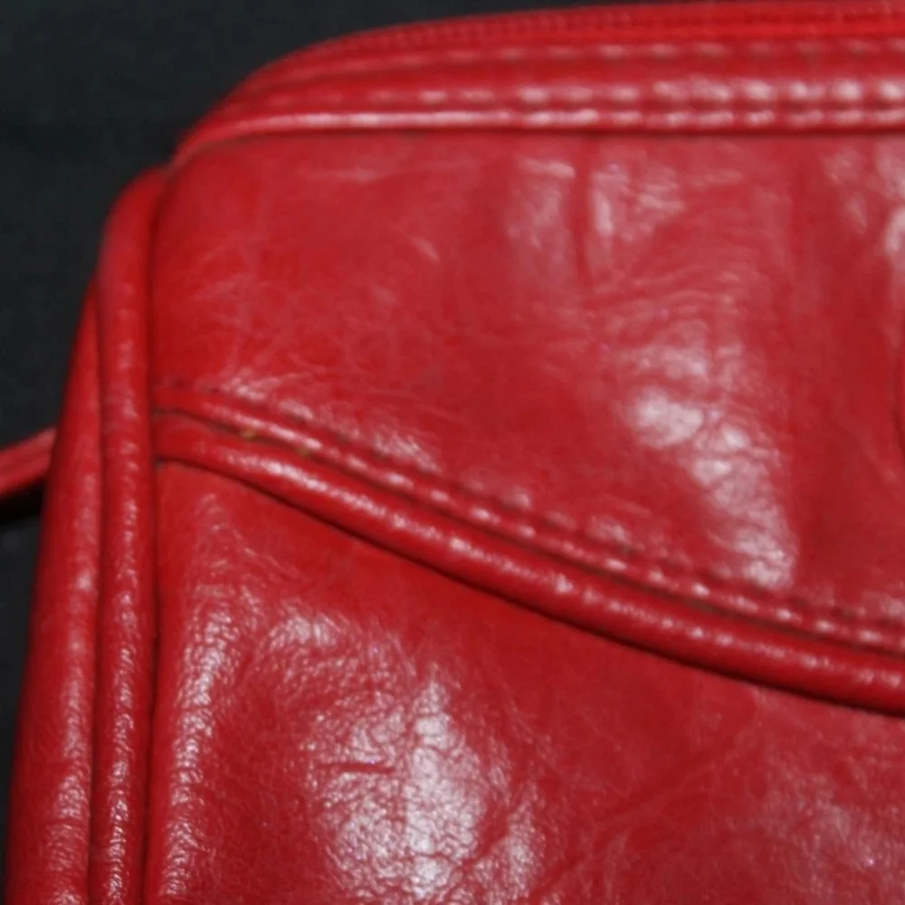 Vintage VR Classic Small Red Leather Crossbody Purse